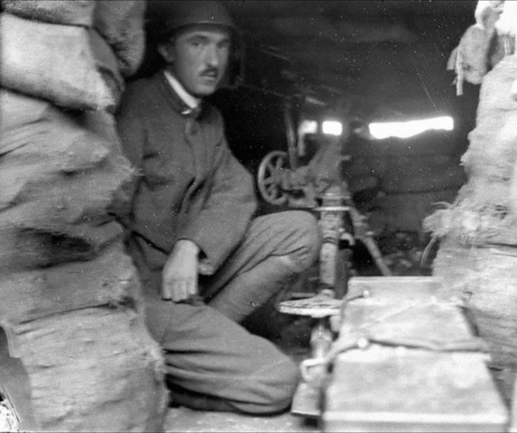 Gadda in trincea durante la Grande Guerra (Archivio Liberati)